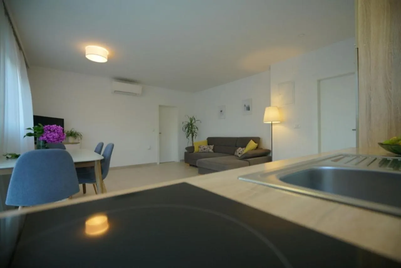 Apartman La Mama Sukošan Vendégház